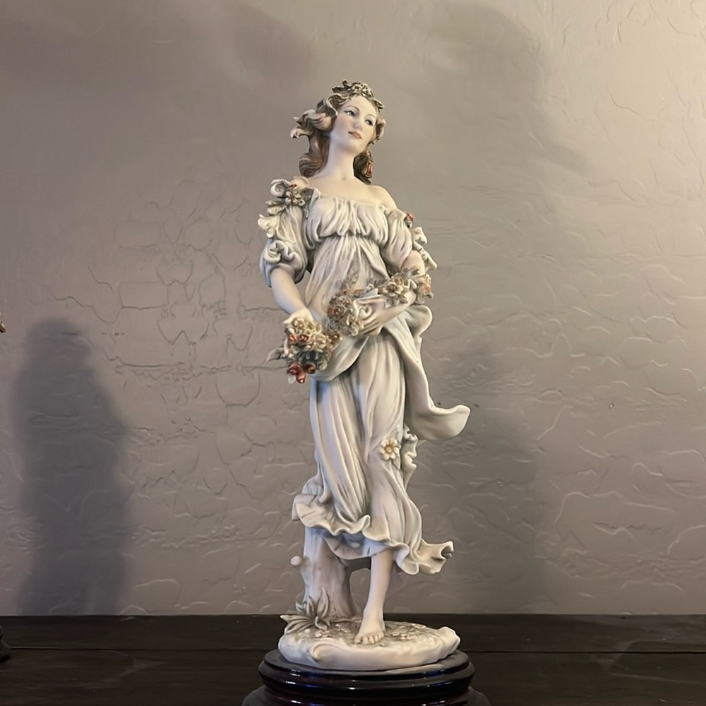 Giuseppe Armani statue